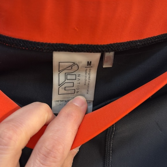 PE Nation The Glory Leggings Medium Workout Running Lifting Gym - Picture 7 of 7